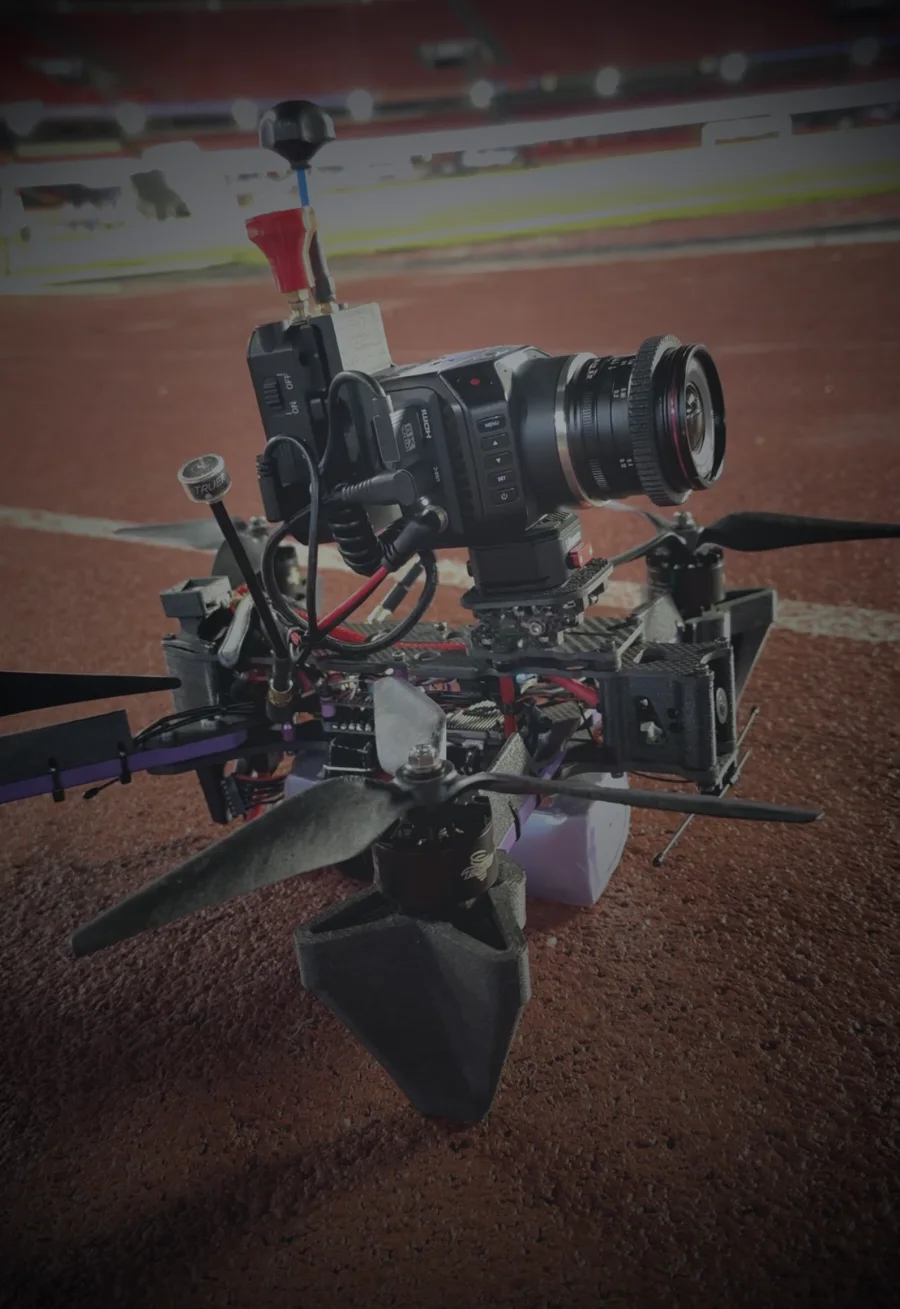 Cinelifter FPV com câmera de cinema